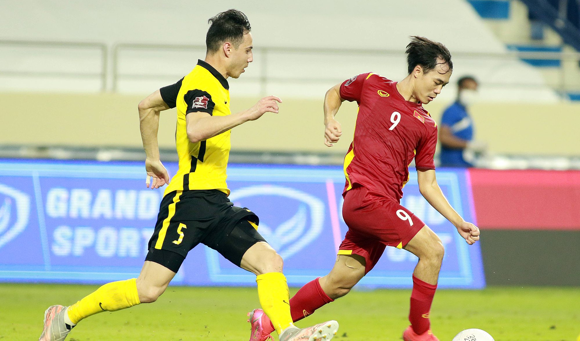 Cầu thủ mang áo số 9 của HAGL -  Nguyễn Văn Toàn