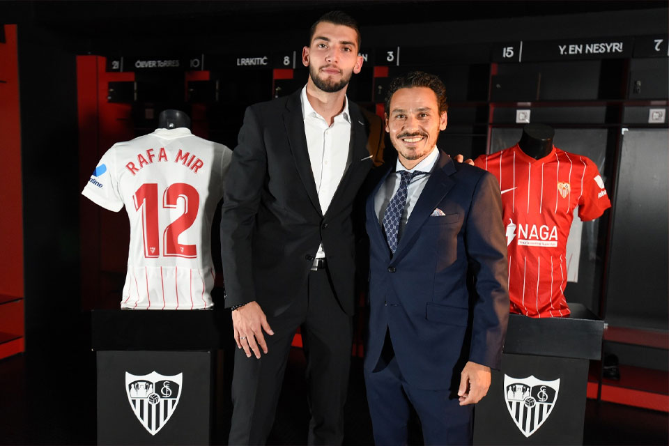 Bản hợp đồng 5 năm với CLB Sevilla của tiền đạo Rafa Mir
